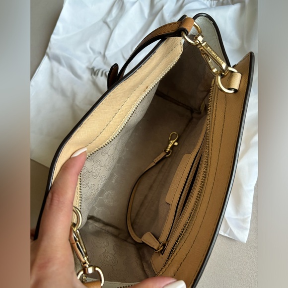 Michael Kors Tan and White Structured Bag, small - Picture 4 of 6